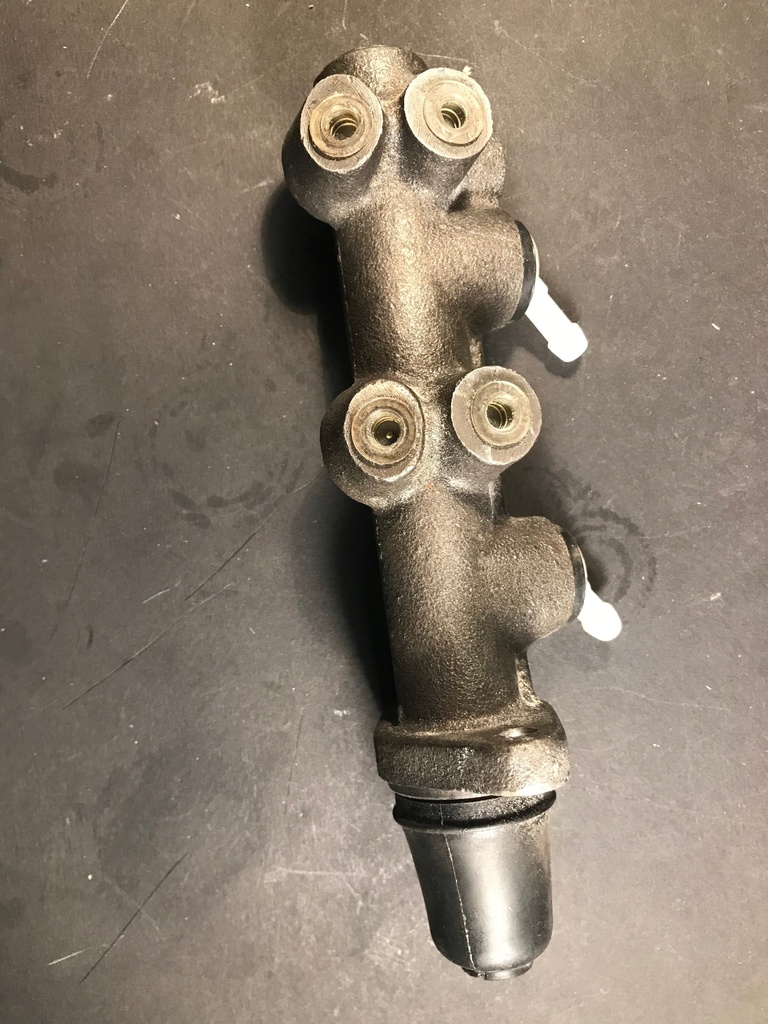 Brake Master Cylinder 4 Wheel Disc