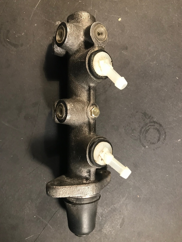 Brake Master Cylinder 4 Wheel Disc